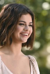 Selena Gomez - "Hotel Transylvania 3: Summer Vacation" Photocall in Culver City
