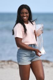 Sloane Stephens - Miami Open Championship Trophy Photoshoot in Key Biscayne