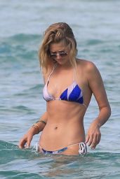 Toni Garrn Bikini Candids - Beach in Miami 04/03/2018