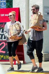 Amy Adams in Leggings - Beverly Hills 05/17/2018