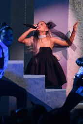 Ariana Grande - Performs at the 2018 Billboard Music Awards in Las Vegas