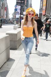 Bella Thorne Promoting Her New Music Video - Viacom Time Square in New York 05/25/2018