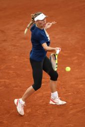 Caroline Wozniacki - Practices at Roland-Garros Stadium in Paris 05/25/2018