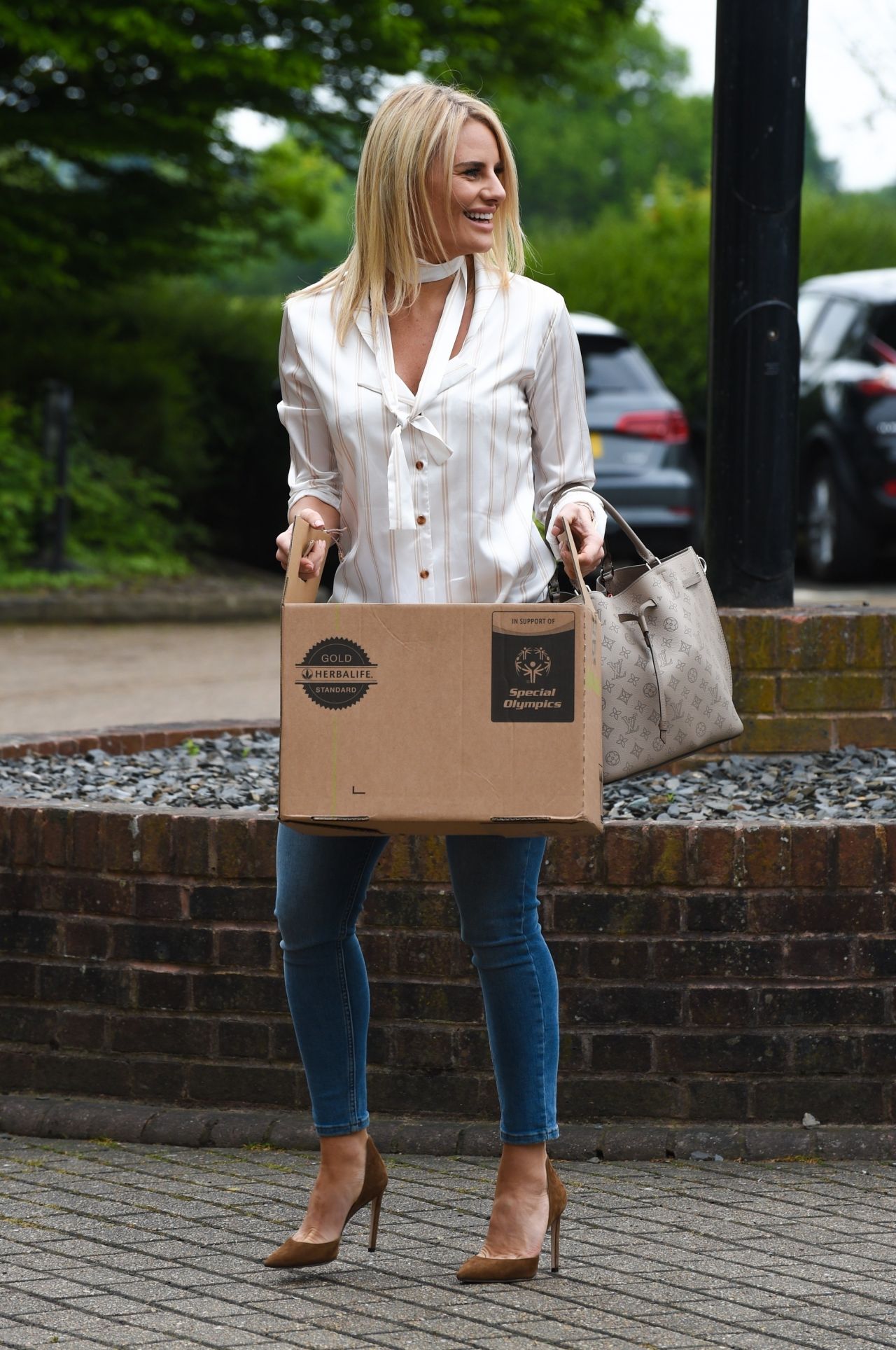 Danielle Armstrong - Out in London 05/13/2018 • CelebMafia