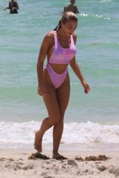 Elisa De Panicis in a Pink Swimsuit at the Beach on Holiday in Miami 05/27/2018