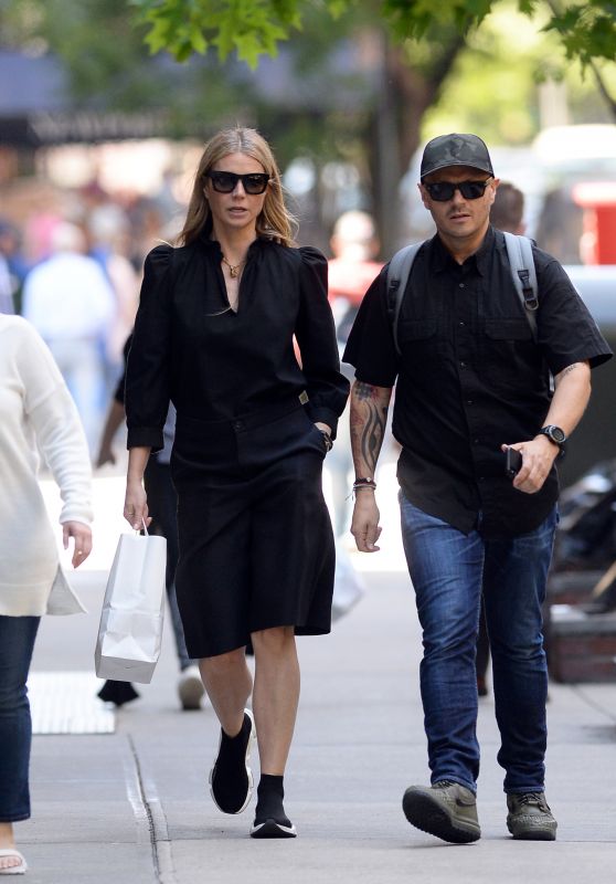Gwyneth Paltrow - Shopping on Madison Avenue in New York 05/23/2018