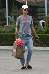Halle Berry - Shopping at the Grocery Store in Lost Hills 05/06/2018