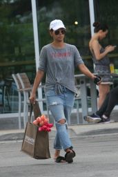 Halle Berry - Shopping at the Grocery Store in Lost Hills 05/06/2018