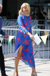 Holly Willoughby - Filming Outside ITV Studios in London 05/08/2018
