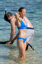 Jamie King in Bikini - Goes Snorkeling in Hawaii 05/25/2018