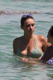 Julianna Goddard in a Green Bikini on the Beach in Miami 05/08/2018