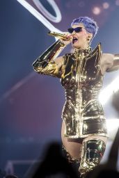 Katy Perry - Performs at the Lanxess Arena in Cologne 05/23/2018