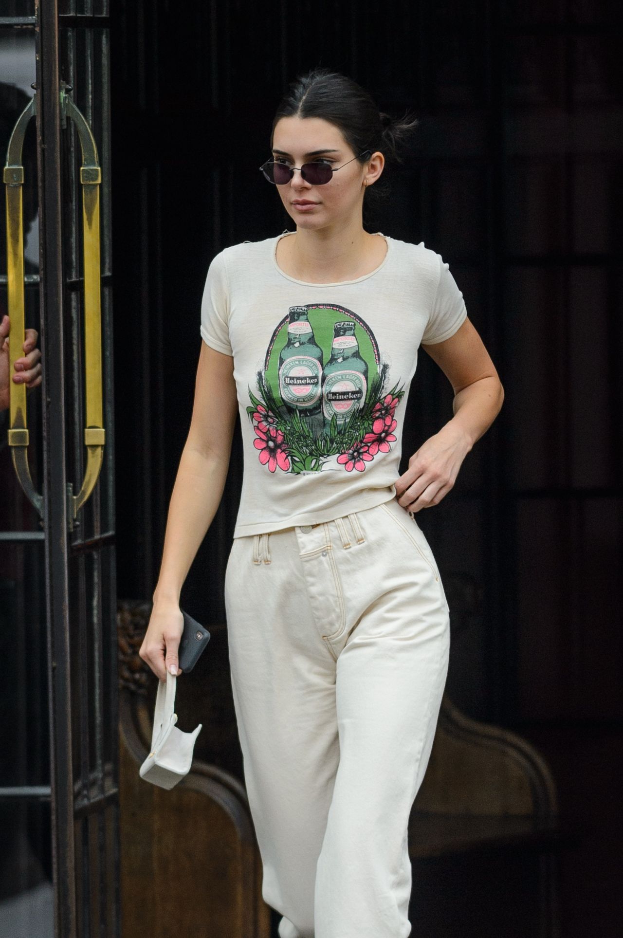 Kendall Jenner in Casual Outfit - New York City 05/06/2018 • CelebMafia