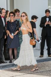 Kimberley Garner - Arriving at the Martinez Hotel in a McLaren in Cannes 05/18/2018