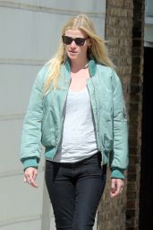Lara Stone - Out in North London 05/13/2018