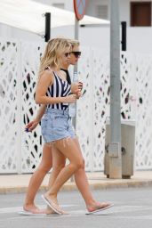 Lottie Moss and Tina Stinnes at a Local Kebab Store in Ushuaia, Ibiza 05/25/2018