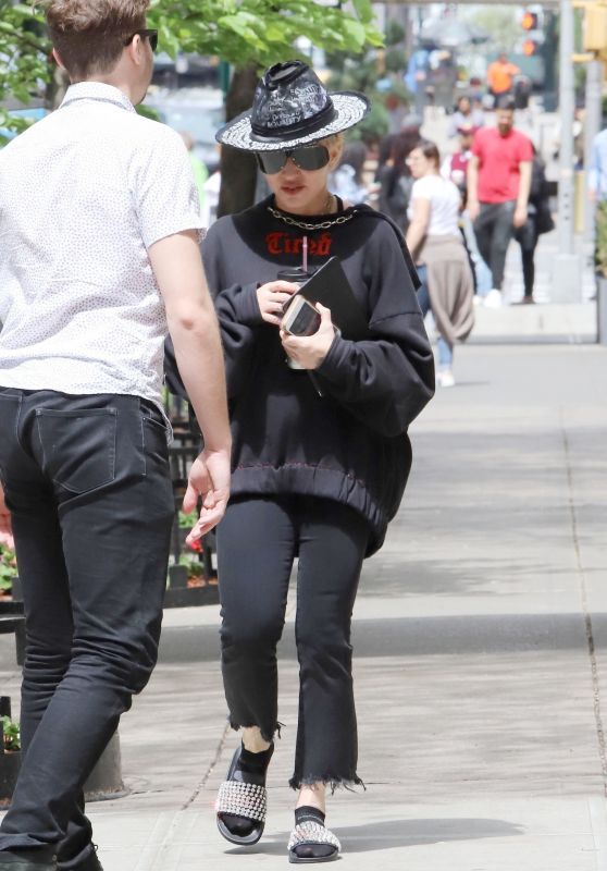 Madonna - Out in NY 05/05/2018