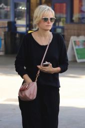 Malin Akerman Shopping With Her Mom Pia Sundström in Los Angeles
