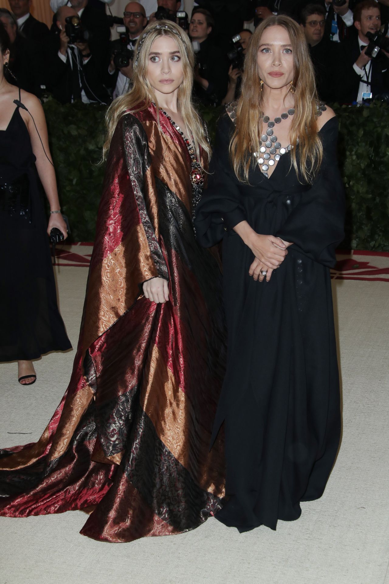 Mary-Kate Olsen and Ashley Olsen – MET Gala 2018 • CelebMafia
