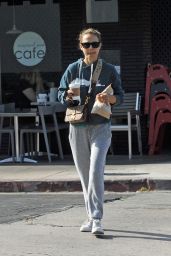 Natalie Portman Street Style - Los Angeles 05/09/2018
