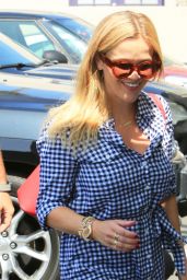 Reese Witherspoon in Office Chic Outfit  - LA 05/09/2018