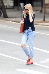 Sienna Miller in Ripped Jeans - New York 05/10/2018