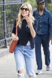 Sienna Miller in Ripped Jeans - New York 05/10/2018