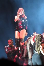 Taylor Swift - Performed at the Rose Bowl in Pasadena05/18/2018