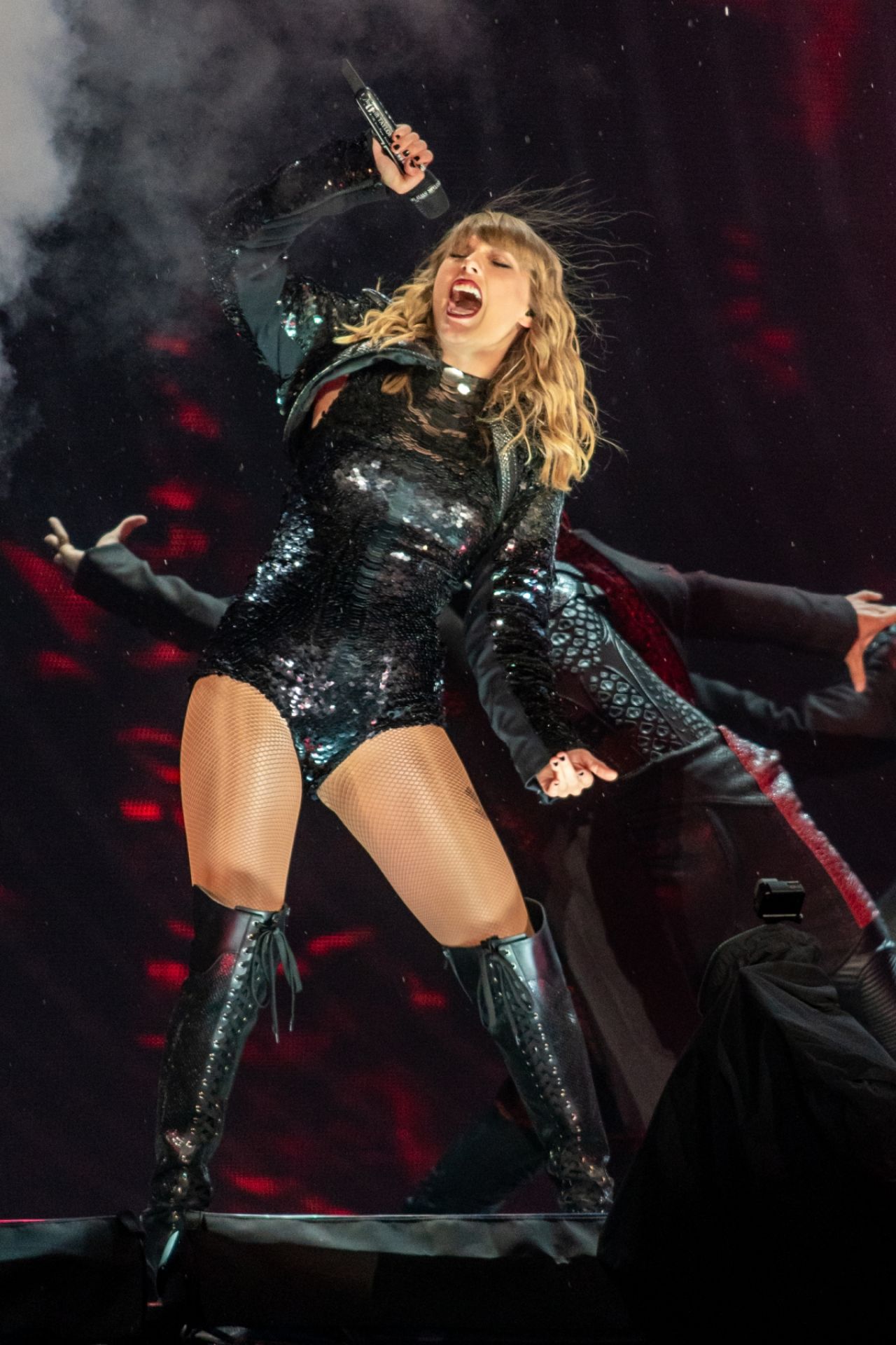 Taylor Swift Performs on Her "Reputation" World Tour in Seattle