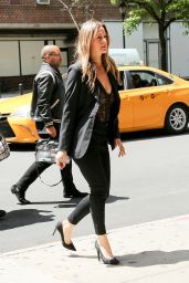 Alicia Silverstone Style - Arrives at Her Hotel in NY 06/11/2018