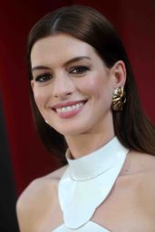 Anne Hathaway – “Ocean’s 8” Premiere in New York City (Part II)
