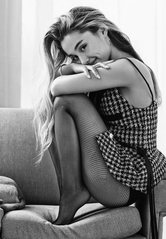 Ariana Grande – Social Media 06/11/2018