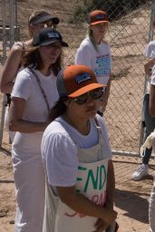 Bella Thorne - On a Rally in Support of Refugee Children and Families Seeking Asylum in Tornillo, Texas 06/24/2018