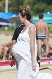 Candice Swanepoel - Beach Day in Espirito Santo 06/04/2018