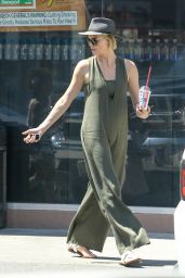 Charlize Theron Street Style - Los Angeles 06/09/2018