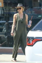 Charlize Theron Street Style - Los Angeles 06/09/2018