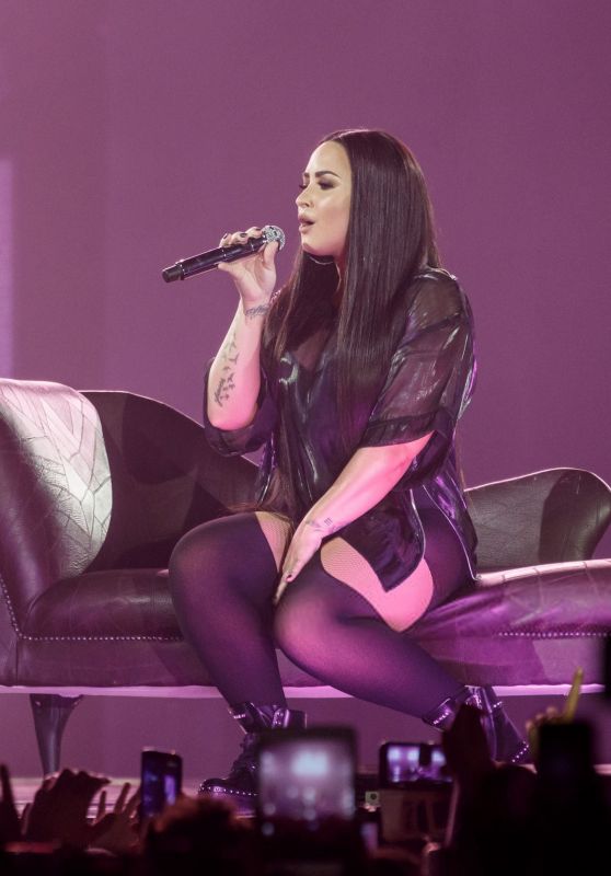 Demi Lovato - Performs in Concert in Barcelona 06/21/2018