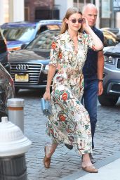 Gigi Hadid in a Floral Print Dress - New York City 06/19/2018