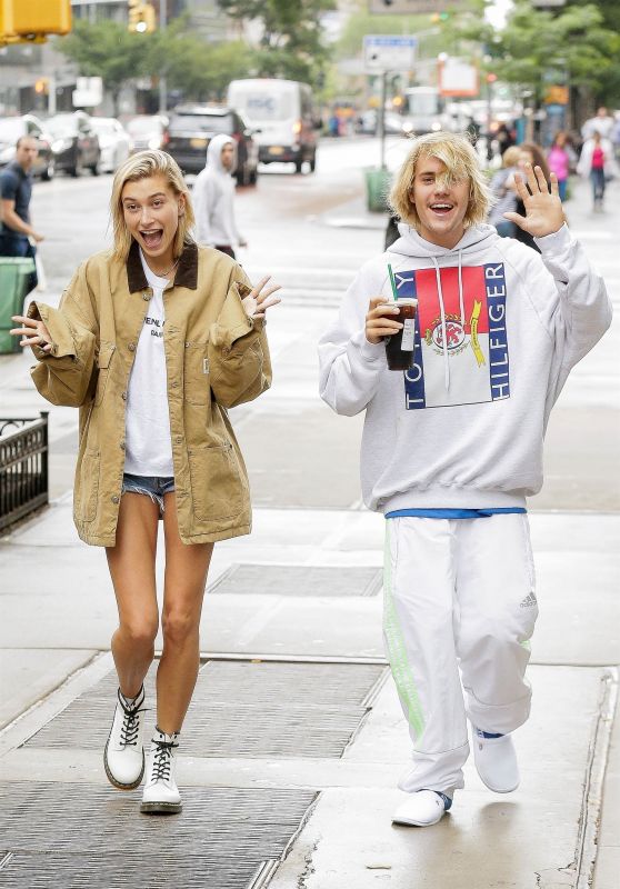 Hailey Baldwin and Justin Bieber Have Fun With the Cameras - Out in NYC ...