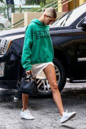 Hailey Baldwin - Vous Church Conference in Miami 06/10/2018