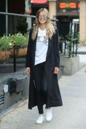 Heidi Klum Street Fashion - New York City 06/27/2018