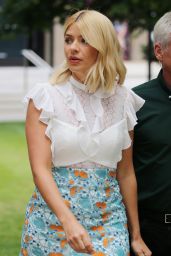 Holly Willoughby Cute Style - ITV Studios in London 06/20/2018