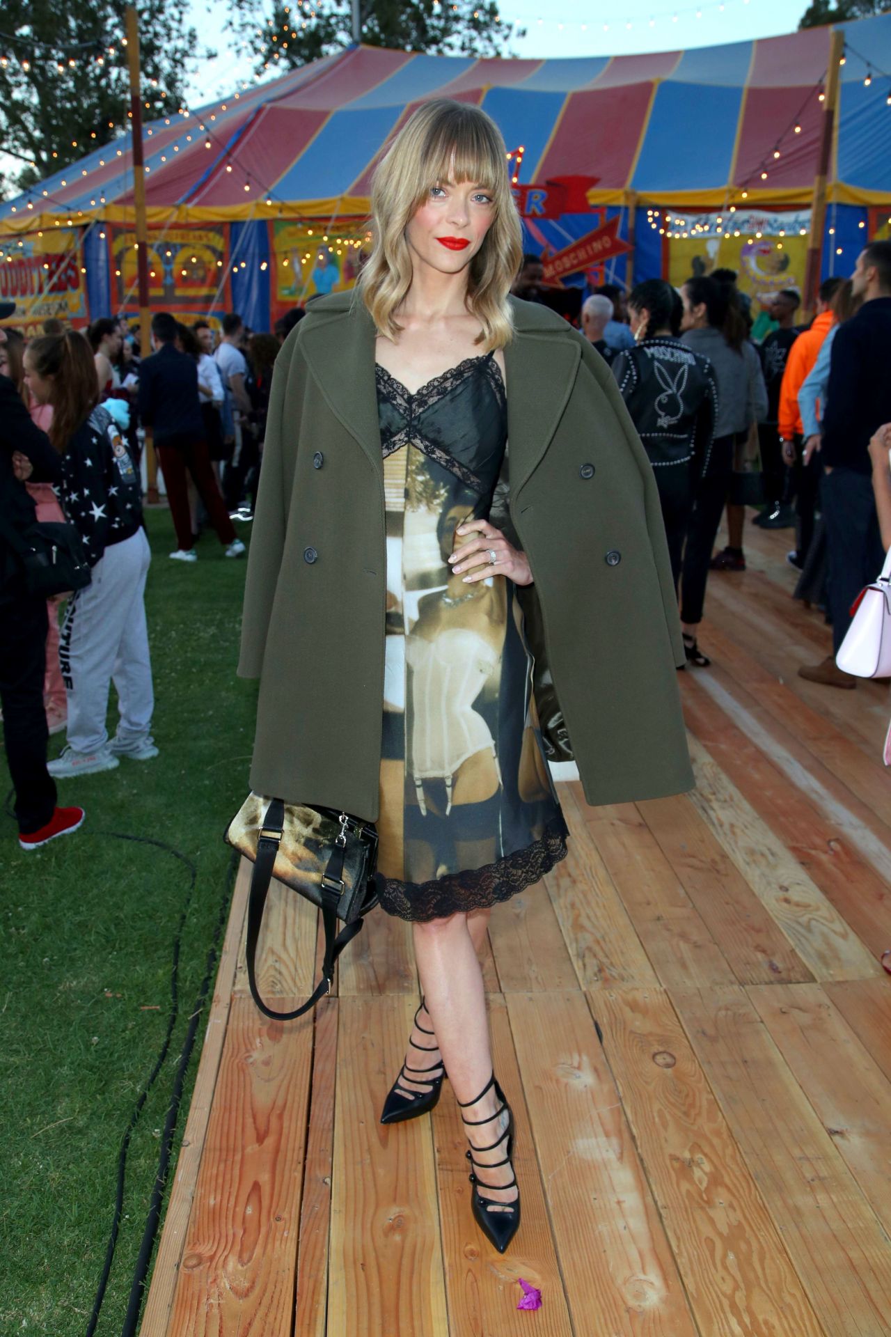 Jaime King – Moschino S/S 2019 Menswear And Women’s Resort Collection