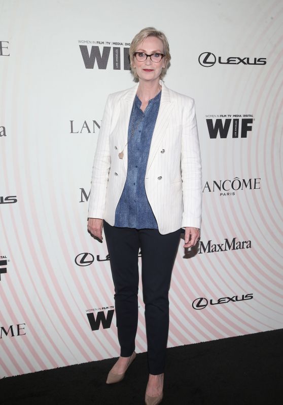 Jane Lynch – 2018 Women In Film Crystal and Lucy Awards in LA