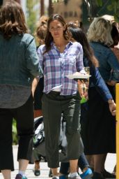 Jennifer Garner - Filming the HBO Series Camping in LA 06/25/2018