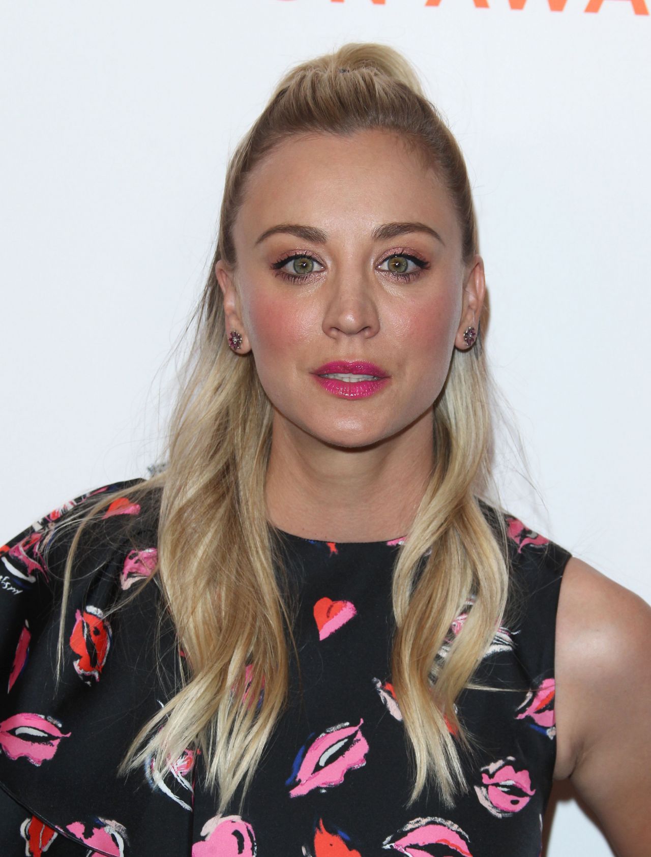 Kaley Cuoco - Kaley Cuoco-Sweeting apologizes for saying she's not a