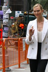 Karlie Kloss Street Fashion - Washington Square Park in NYC 06/07/2018