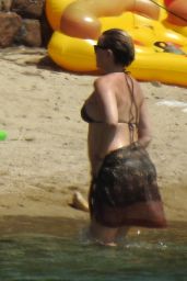 Kate Hudson and Danny Fujikawa at the Beach on Skiathos Island 06/20/2018
