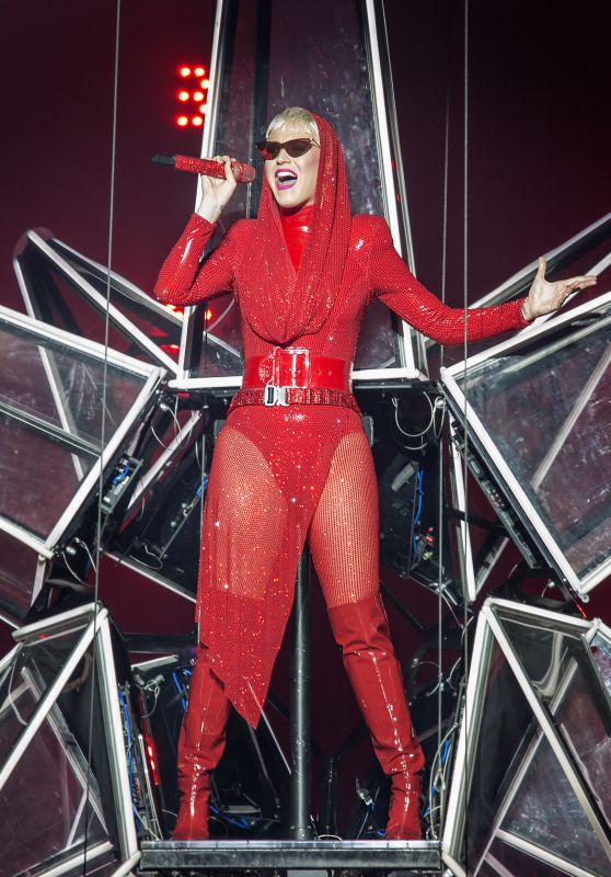 Katy Perry - Performing on Her "Witness" Tour in Liverpool