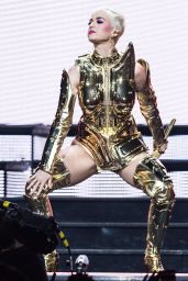 Katy Perry - Performs at the O2 Arena in London 06/15/2018